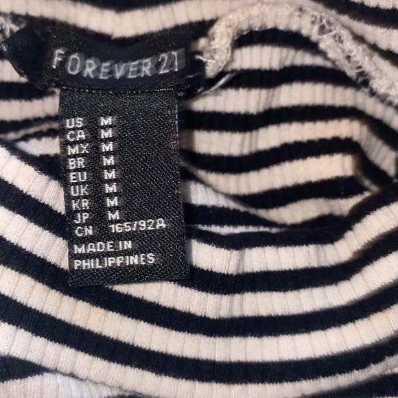 🦋Forever 21 black and white striped ribbed top size medium🦋 - Picture 7 of 8